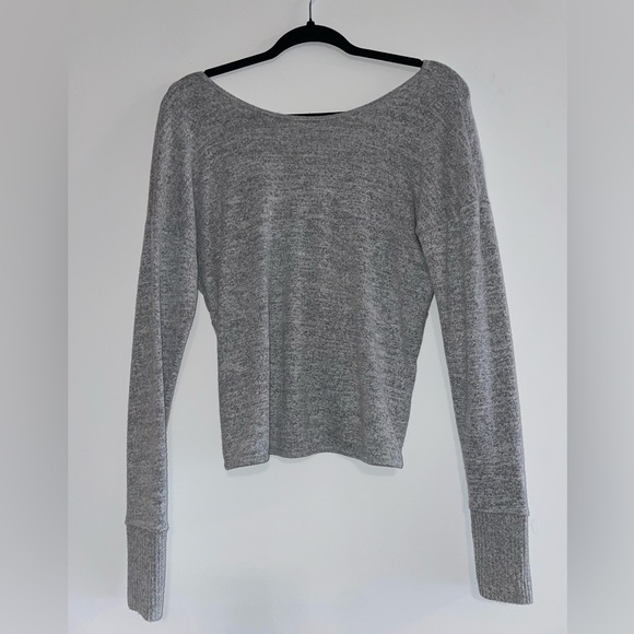 Abercrombie & Fitch - Low Back Long Sleeve Sweater (Heather Grey) - Picture 2 of 3